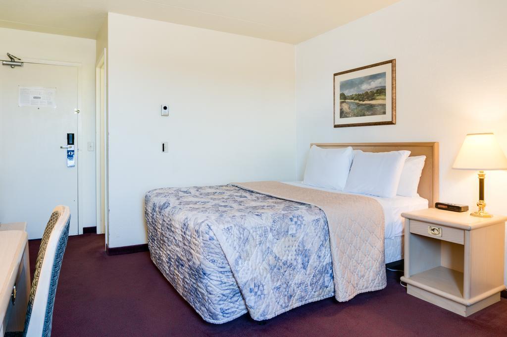 Travelodge Calgary Macleod Trail Buitenkant foto