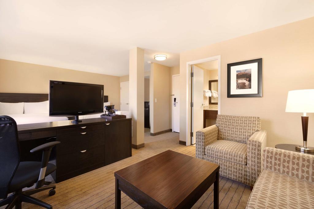 Travelodge Calgary Macleod Trail Buitenkant foto